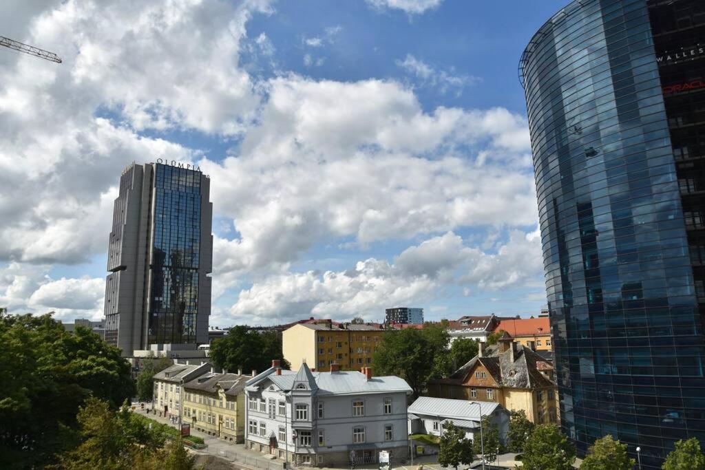 Kahe Magamistoaga Ja Suure Elutoaga 3-Toaline Korter Vaatega Tallinna Aerikeskusele Ngoại thất bức ảnh